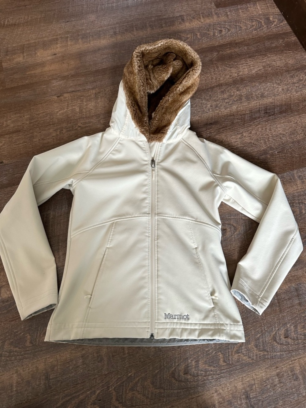 Marmot furlong soft shell jacket women’s size small with faux fur hood